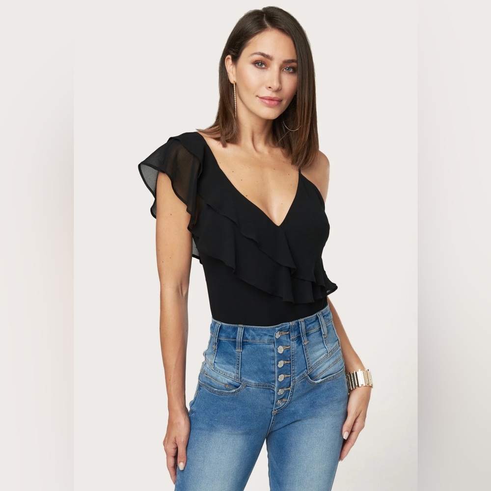 Bebe NWT Ruffle Detail Bodysuit Size 4